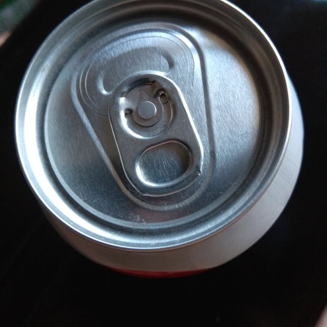 NADMIAR WITAMIN W NAPOJACH ENERGETYZUJĄCYCH (ENERGY DRINK) A MŁODZIEŻ NADMIAR WITAMIN W NAPOJACH ENERGETYZUJĄCYCH (ENERGY DRINK) A MŁODZIEŻ